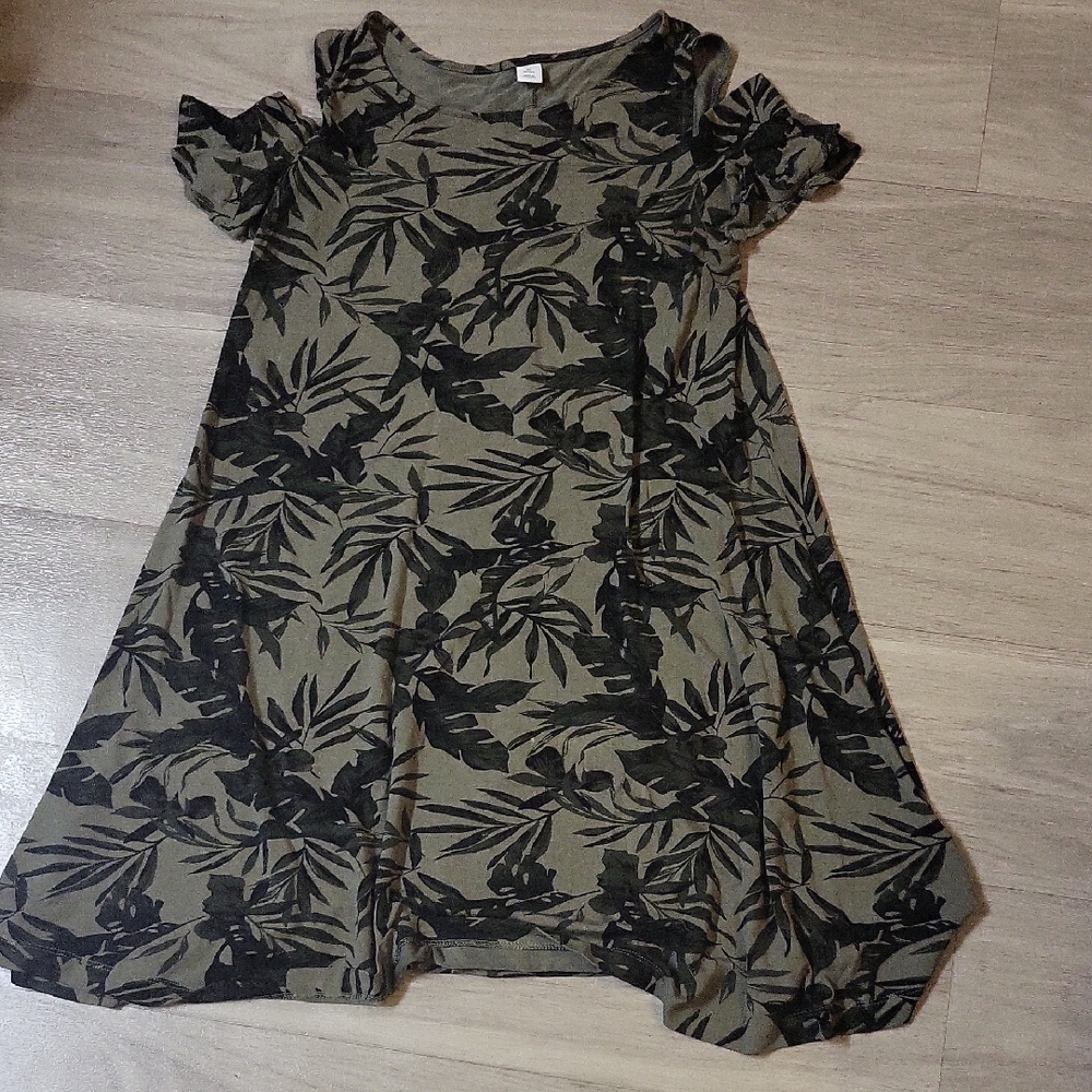 Green and Black Leaf Print Dress